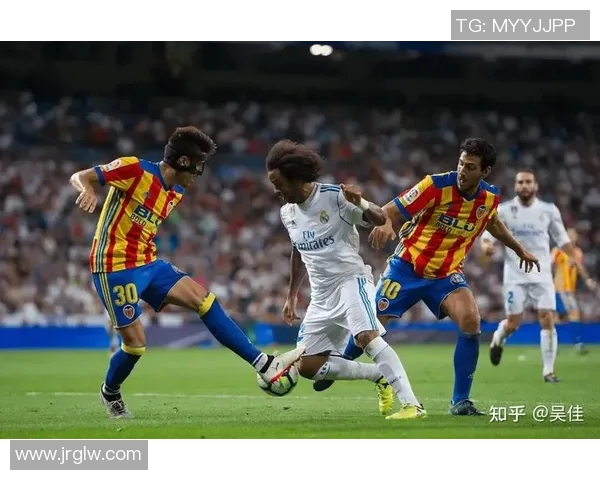 瓦伦西亚客场不敌马略卡，遭遇联赛两连败：解读西甲豪门的困境与挑战